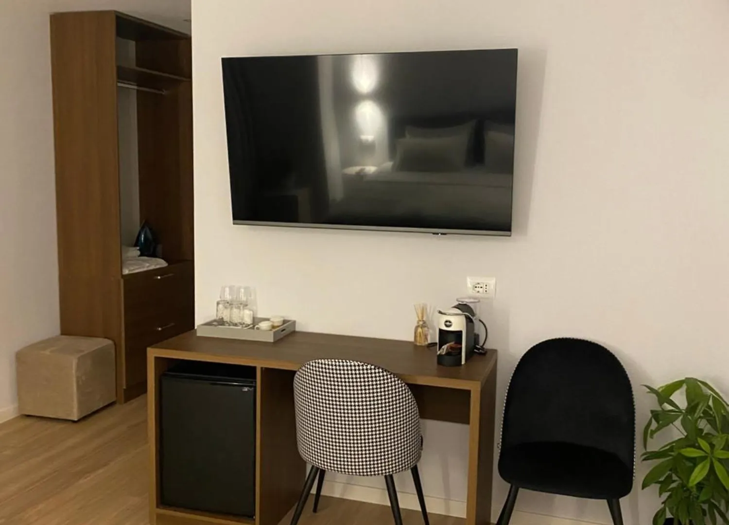 Room 1 地拉那 公寓